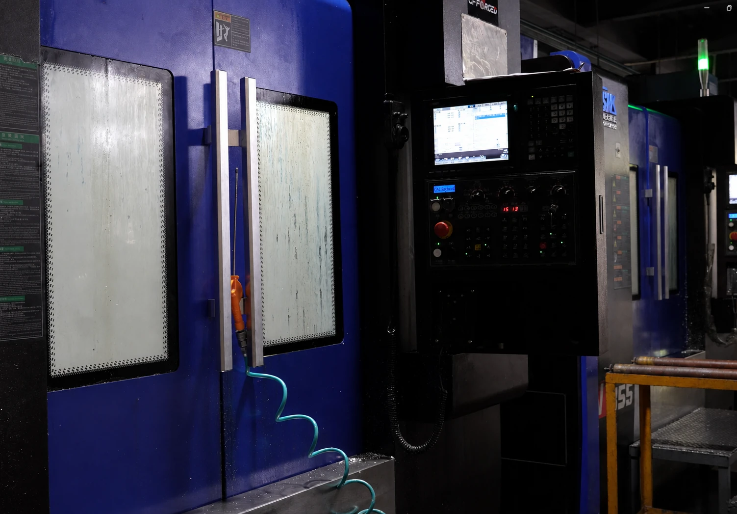 LSW factory five-axis CNC precision machining center equipment site