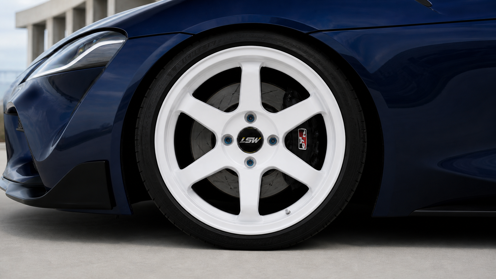 Toyota GR Supra loading case picture 6